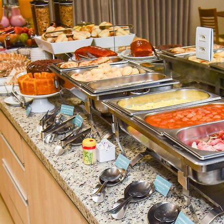 Hotel Plaza Garden Каскавел Екстериор снимка