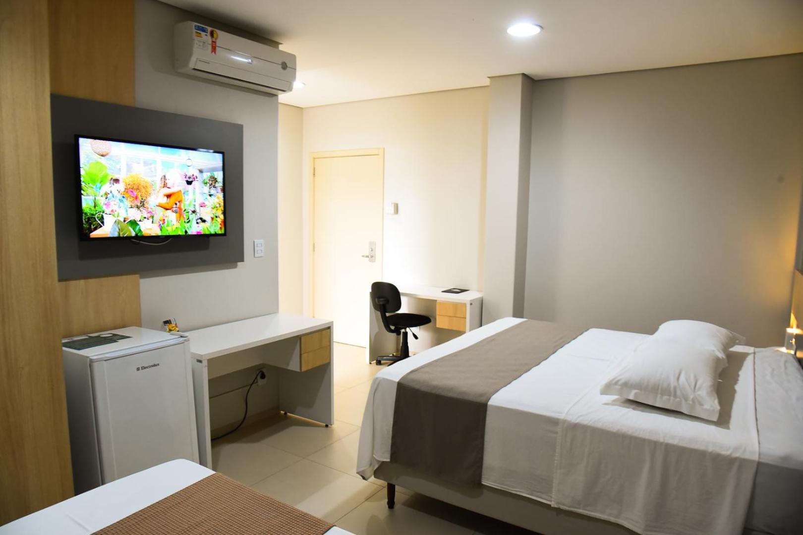 Hotel Plaza Garden Каскавел Екстериор снимка