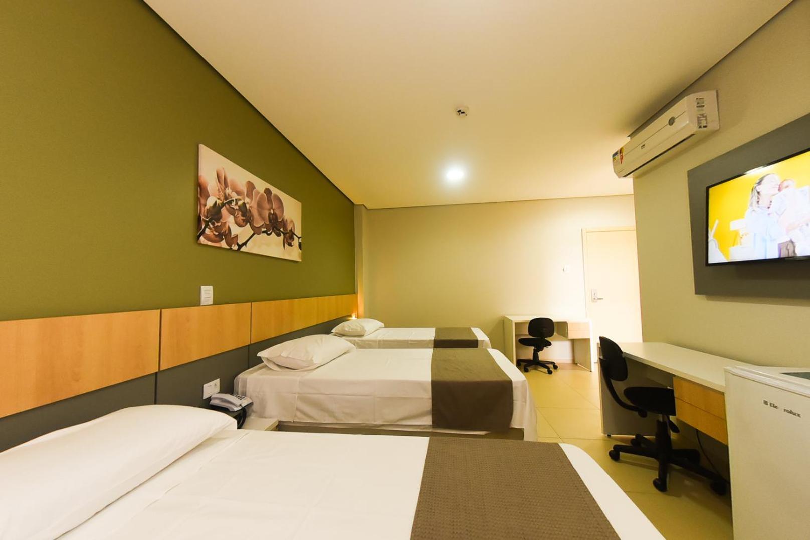 Hotel Plaza Garden Каскавел Екстериор снимка